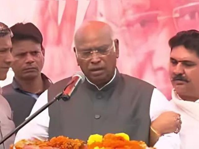 国大党成员Mallikarjun Kharge在集会上生病后发誓:“不把莫迪赶下