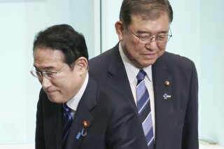 日本首相岸田文雄按计划在可能的继任者石破就职前辞职