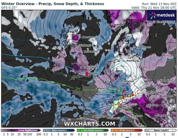 灰机@hz2333英国最新降雪：800英里积雪炸弹在英国上空爆炸的瞬间——新地图